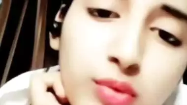 Gorgeous college girl naked big boobs show on video call