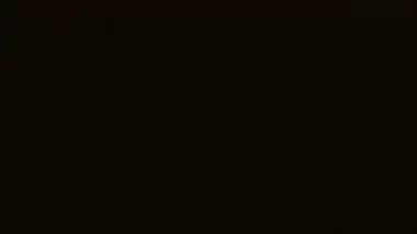 Chut ki video – Desi hottie showing yoni