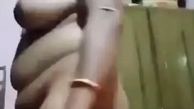 Kolhapur lady records her Indian nude MMS for her lover