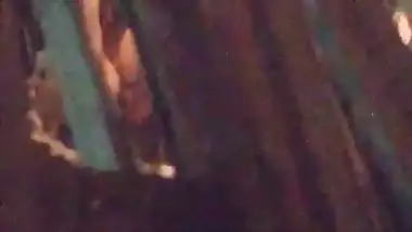 Pervert records desi aunty sex MMS secretly