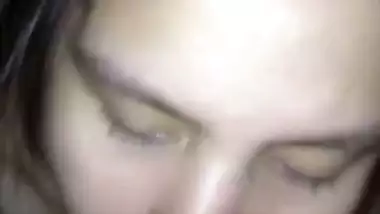 Native slut sucking lund