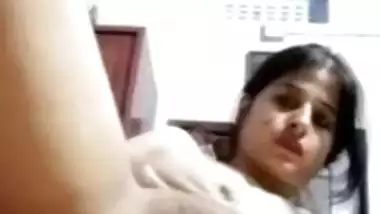 Sexy Bengali beauty rubbing her pussy video