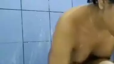 Delhi college girl – Anaya nude bathing solo X