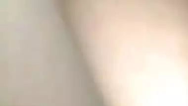 Penetrates my dick in GF’s tight pussy in desi sex MMS