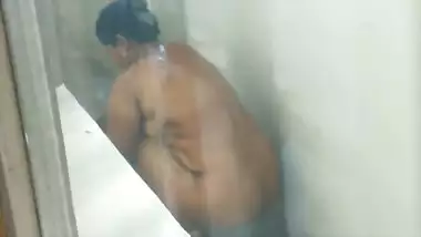 Spying on Indian maid bathing nude video