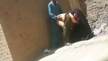 Pakistani dehati outdoor sex