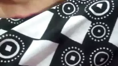 Man enjoys Pakistani video call sex with a milf from Karachi