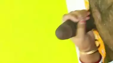 Desi bhabhi shaking dick of husband till cumming