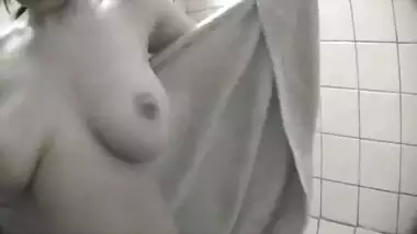 ???? Big Boob Girl In Shower - Movies. video2porn2