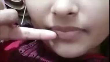 Beautiful Chamet cam girl nude round boobs showing