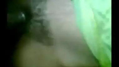 Pakistani sex video of mature bhabhi being seduced by neighbor