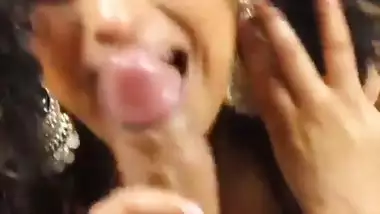 Hot Indian babe gives an Indian blowjob to a black guy