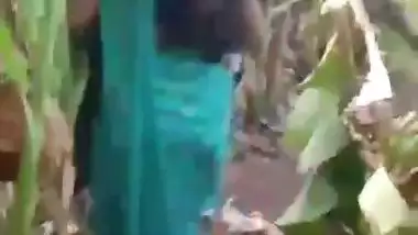 Desi outdoor sex of a Kolhapuri couple on a Banana farm