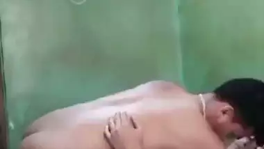 Guy fills stepsister’s pussy with cum in Bangla sex video