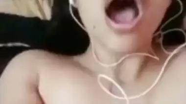 Desi porn of a naked Chennai girl masturbating on a video call
