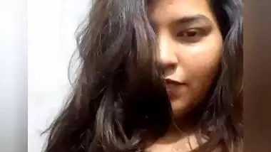 Seductive Indian girl topless big boobs showing selfie