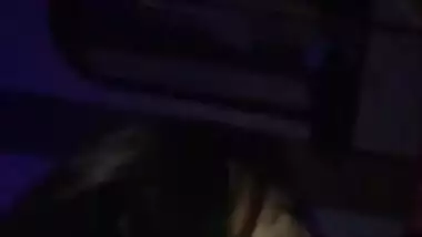 indian girl nicely sucking bj cock