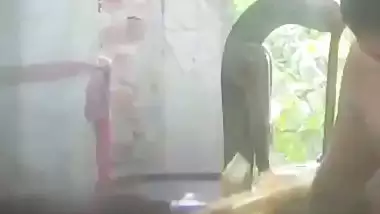 Neighbor aunty bathing with son entering viral MMS