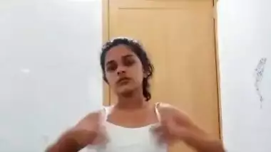 Mallu cute girl hot sexy shows her nude fringering stripping videos part 3