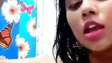 Bangla model Sameera bathing clip
