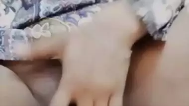 Early morning nude show with fingering of horny babe