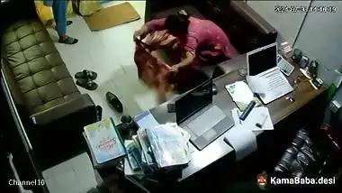 Muslim shop owner fucks his servant in Pakistani sex video