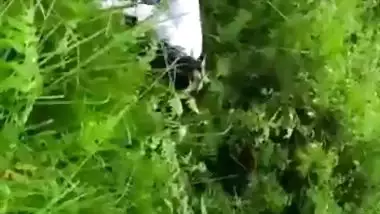 Catches a college couple fucking in an Indian outdoor sex