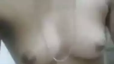 Beautiful young Desi XXX girl showing her sweet body for boyfriend