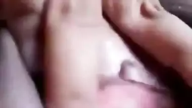 A desi nude Indian girl exposes her naked body in MMS