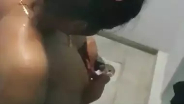 Indian spy in pool shower dressing room leaks