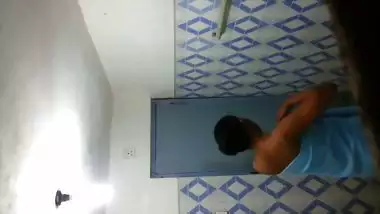 Srilankan bathing hiddencam video