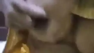 Owner squeezes his maid’s boobs in desi mms