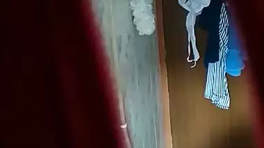 Desi Girl Bathing Video