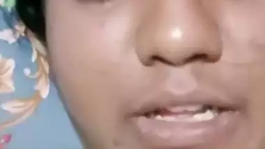 Village GF topless selfie for boyfriend exposed