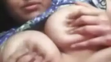 Desi Bhabi Sucking Own Boobs