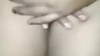 Married girl fucking 2 clips part 1