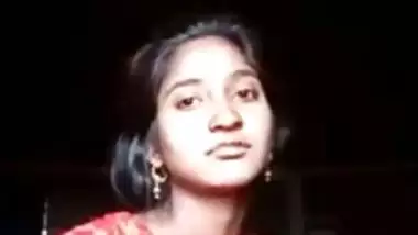 Cute desi GF showing boobs on video call