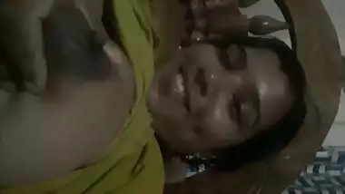 Telugu wife boobs selfie MMS video – Andhra nude show