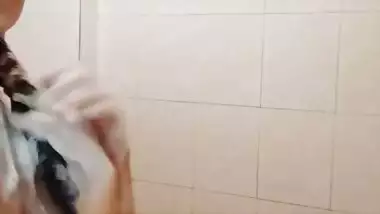 Long haired desi bhabhi strip bathing video clip