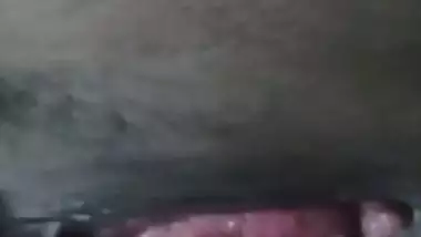 Close up selfie video of desi bhabhi showing nude body