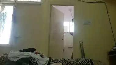 Indian teenage girl naked after shower video