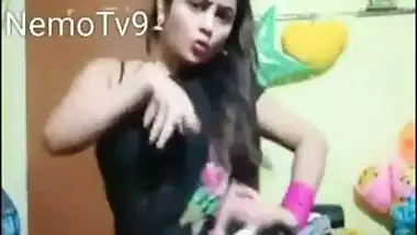 bigo priyanka seduce too much show navel armpit transparent saree dance