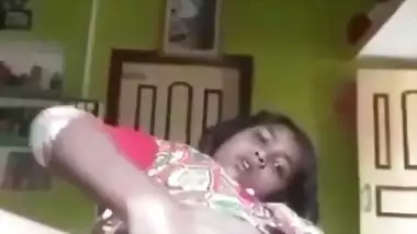 Young village girl’s nude MMS of masturbation